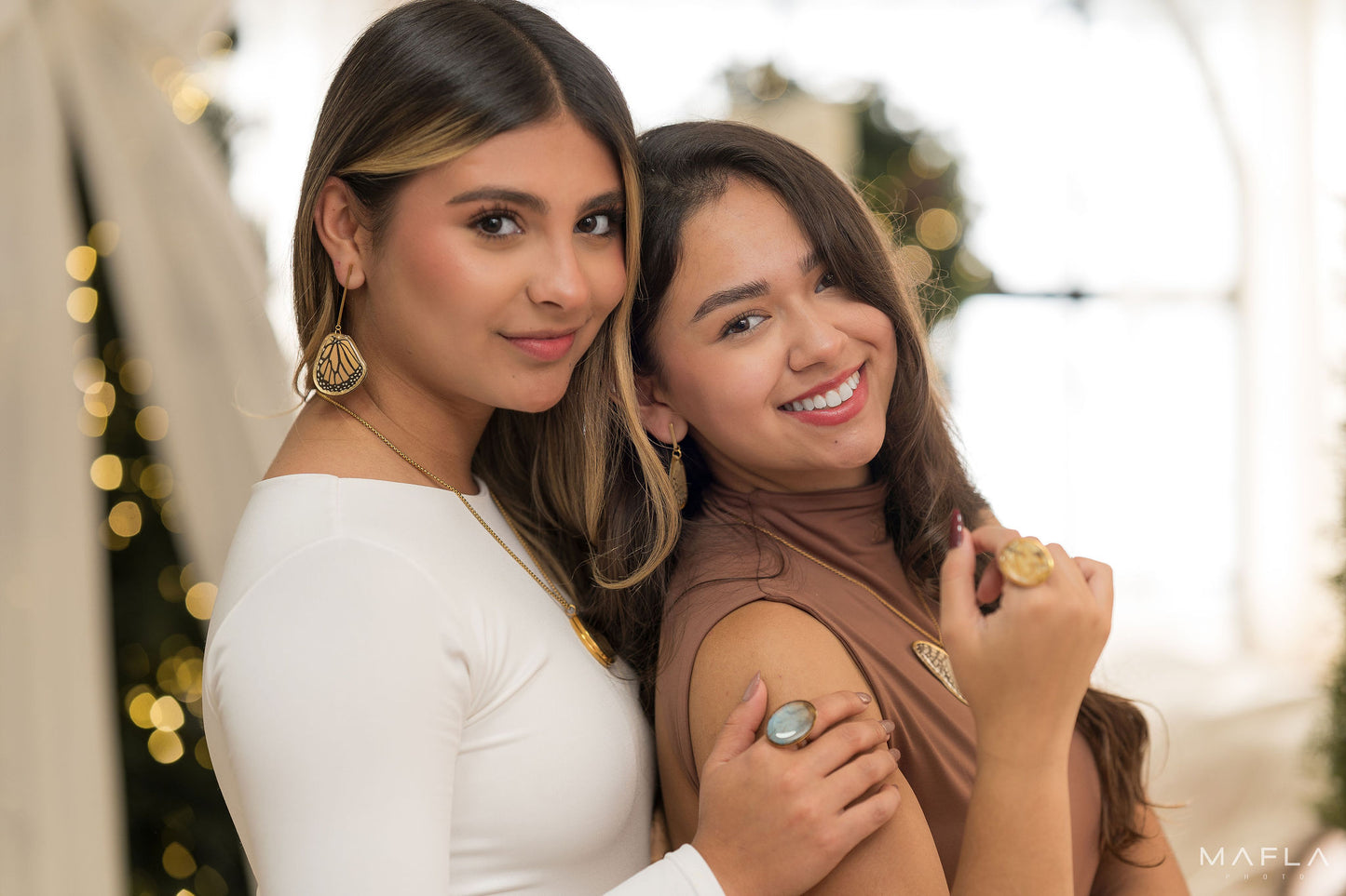 ARETES MONARCA DORADOS